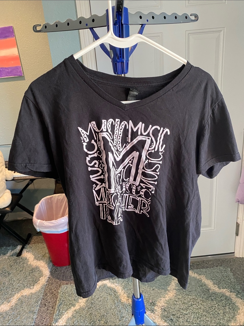 Gildan Black Short-Sleeve Tee with Pale Pink Music Graphic